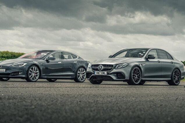 Електромобіль або паливне авто