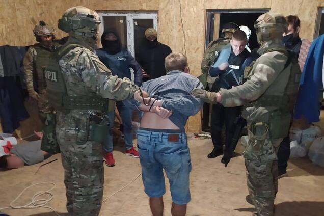 В Украине поймали вооруженную банду подрывников банкоматов