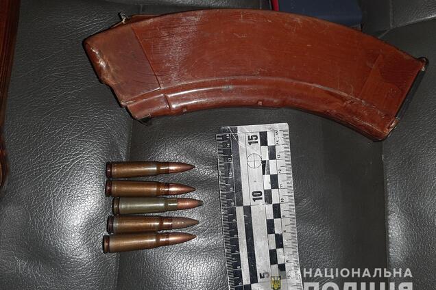 В Купянском районе мужчина обстрелял автомобиль