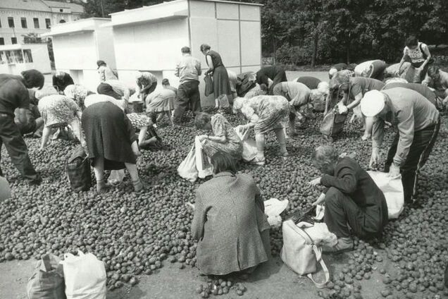 С чем остались люди после СССР: фото