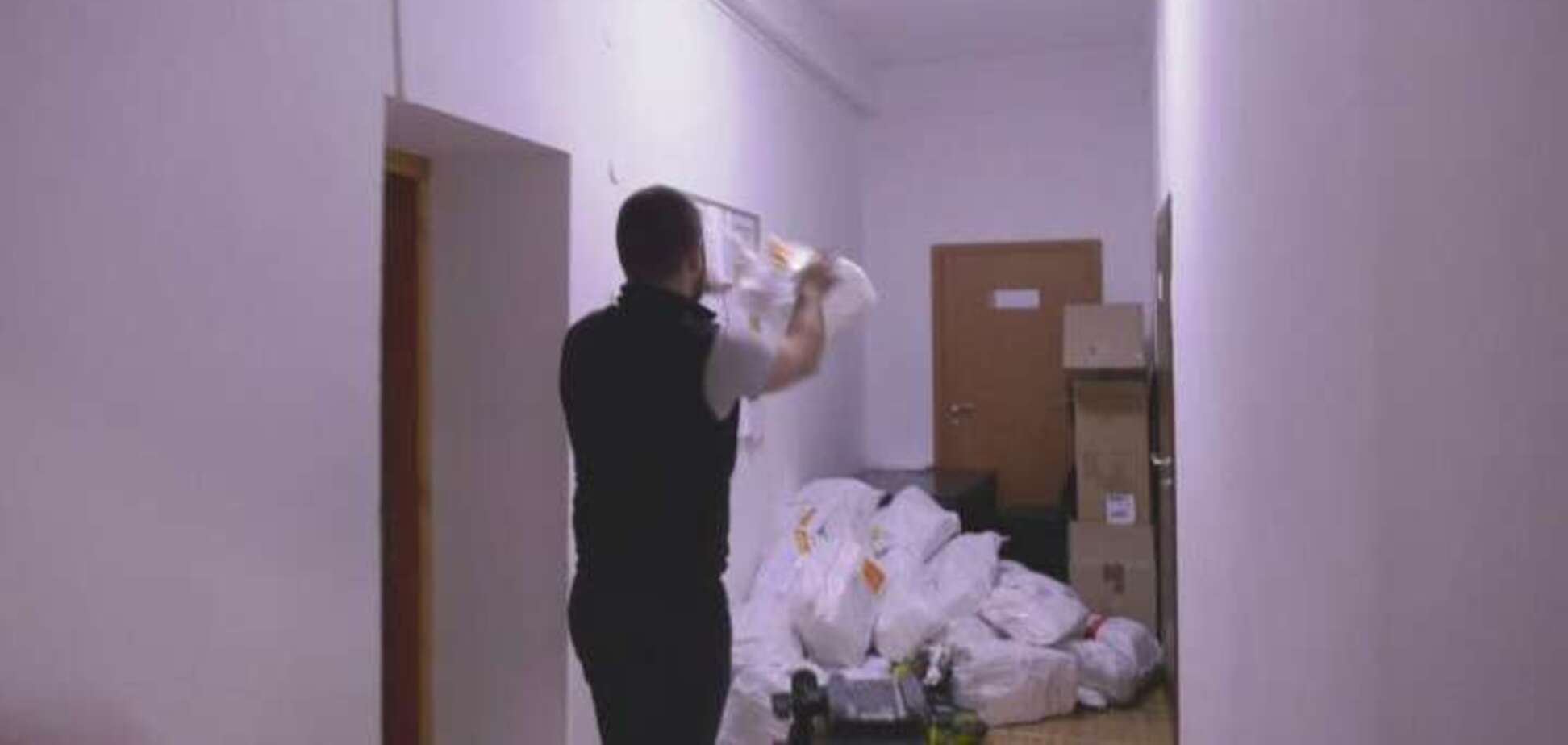 Председатель днепровского горизбиркома Саленко и секретарь Баско подозреваются в краже списка избирателей