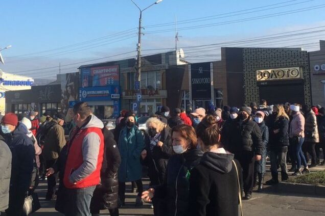 Калиновский рынок вышел на акцию протеста