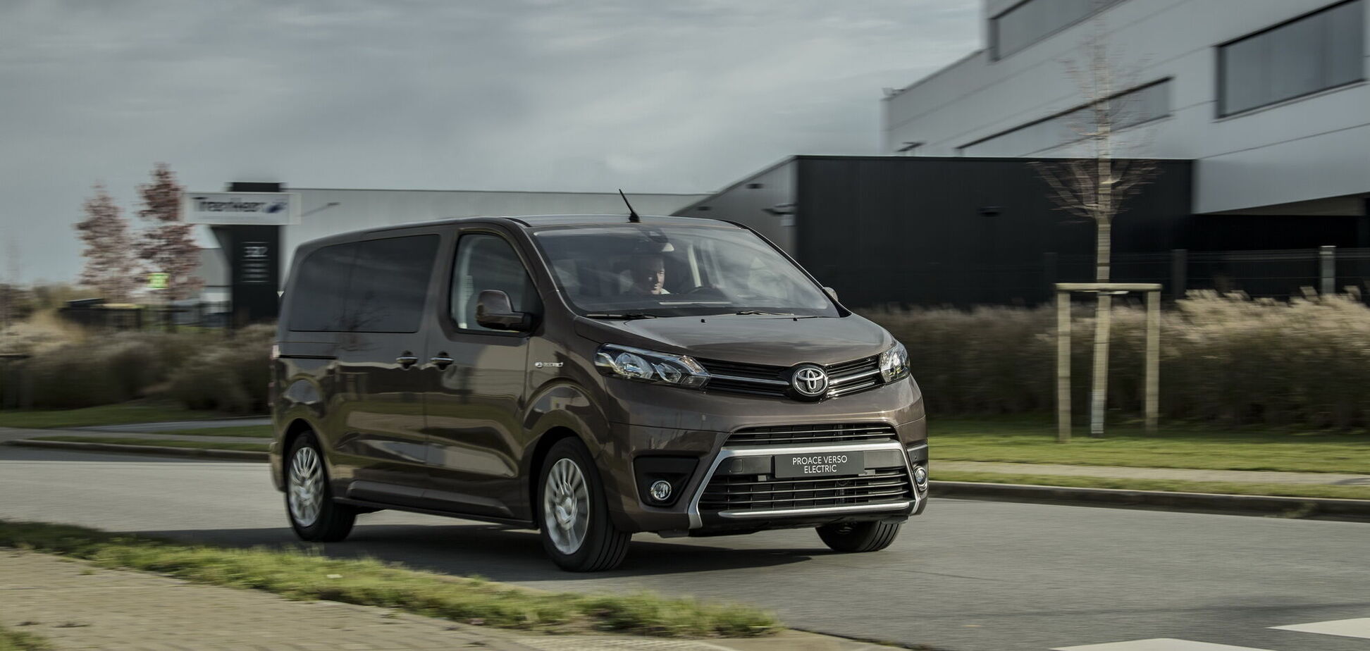 Toyota представила електровен ProAce Verso Electric