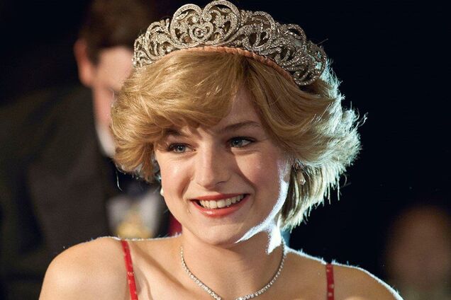 Емма Коррін у серіалі 'Корона'