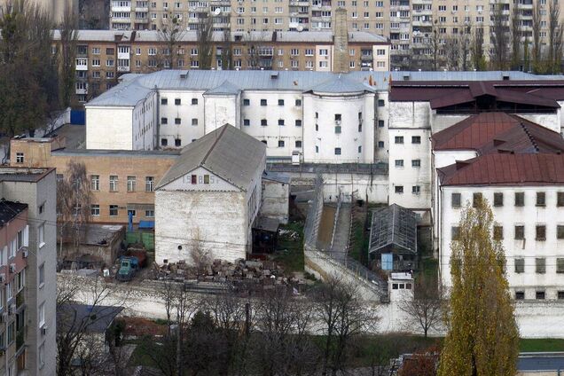 Тіло чоловіка знайшли в камері №1