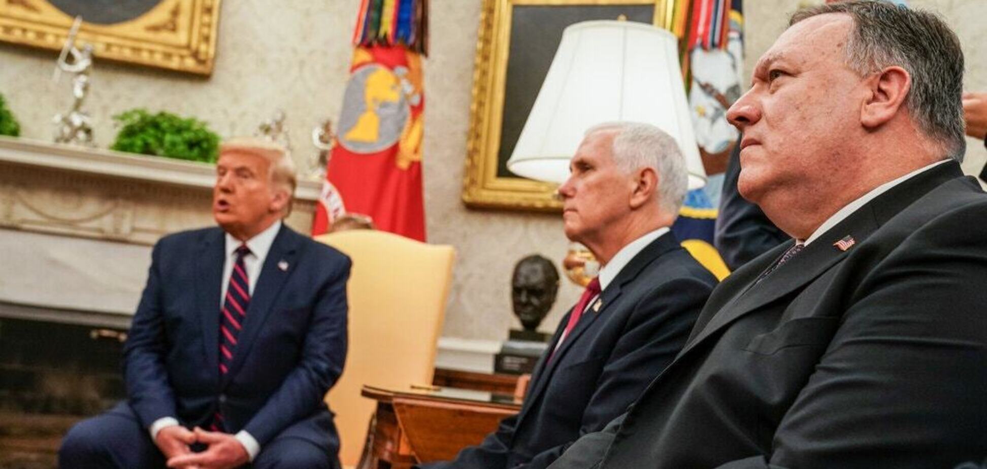 На встрече Трампа с советниками в Овальном кабинете