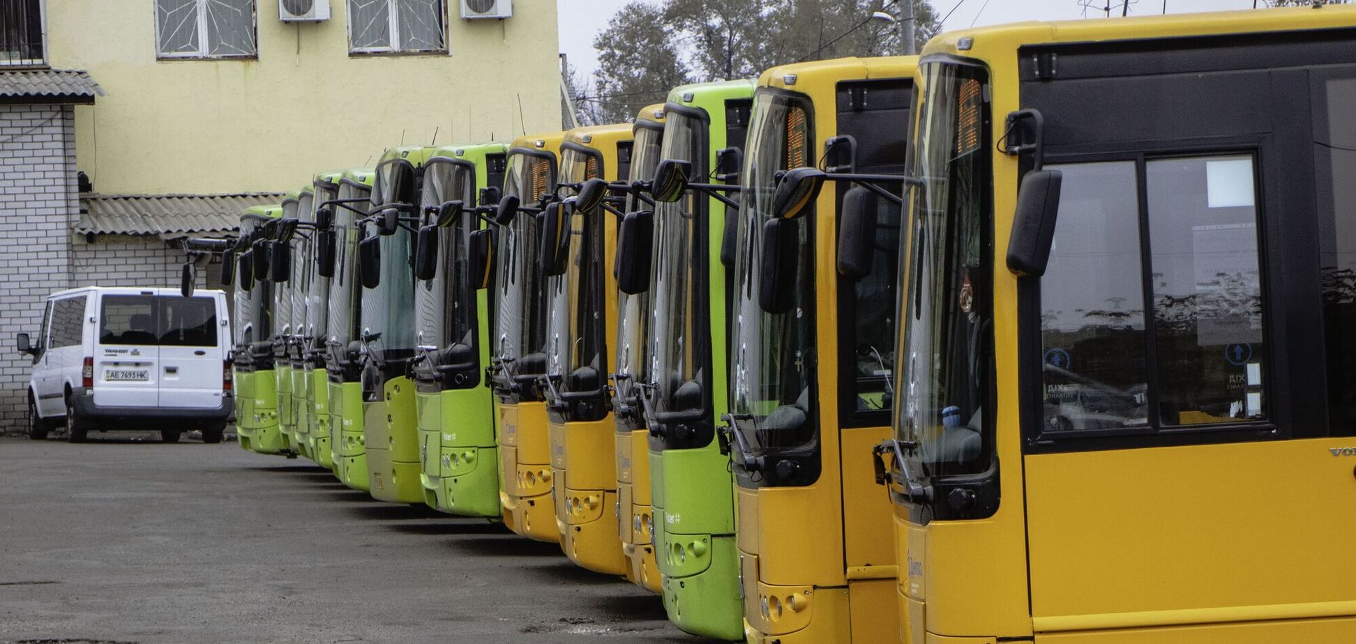 На маршруты в Днепре выходят автобусы большой вместимости