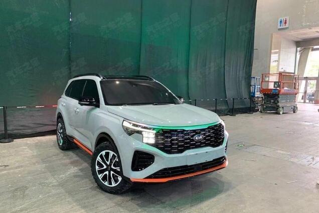 'Зовсім інший' Kia Sportage 2021 показали на живих фото