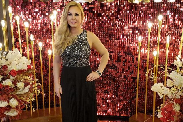 Певица Камалия из-за перенесенного коронавируса улетела на обследование в Германию