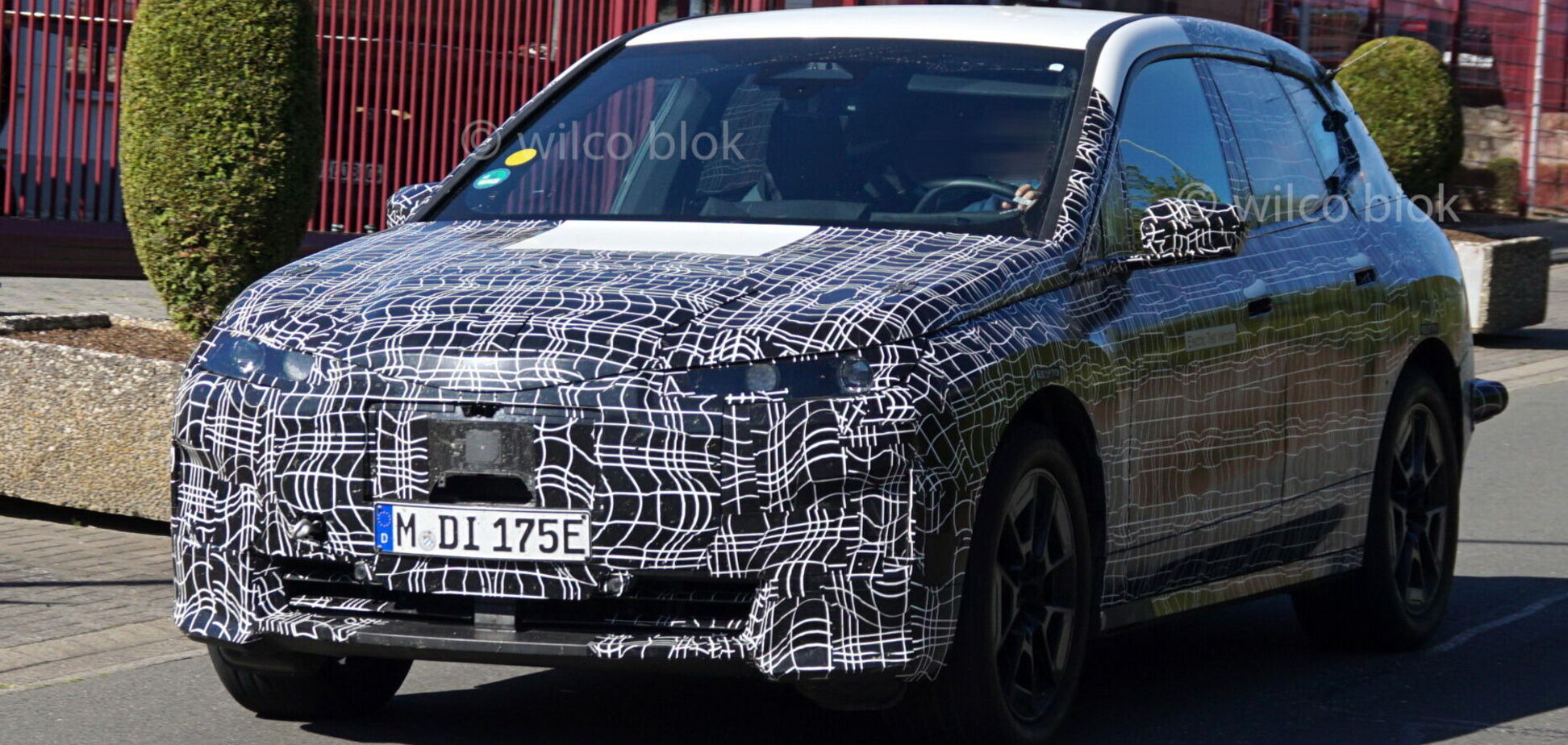 Электрический кроссовер BMW iX будет дороже Х5