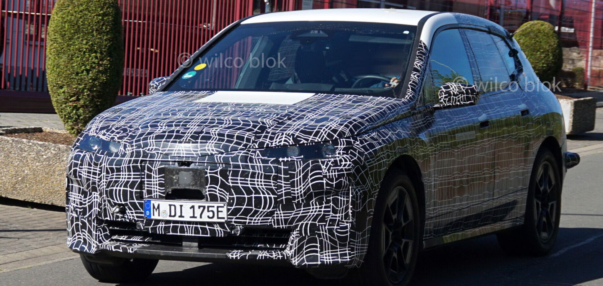 Электрический кроссовер BMW iX будет дороже Х5