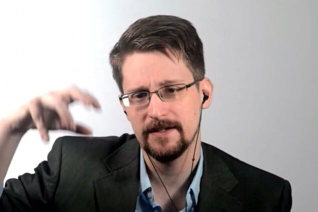 Едвард Сноуден утік із США і живе в Росії