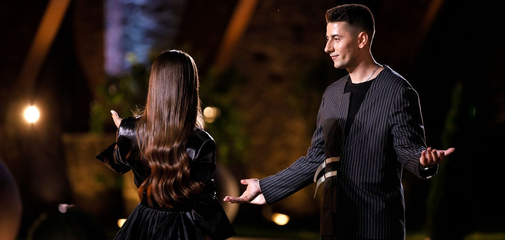 На шоу 'Холостячка' состоялся первый поцелуй: кто из участников стал 'счастливчиком'