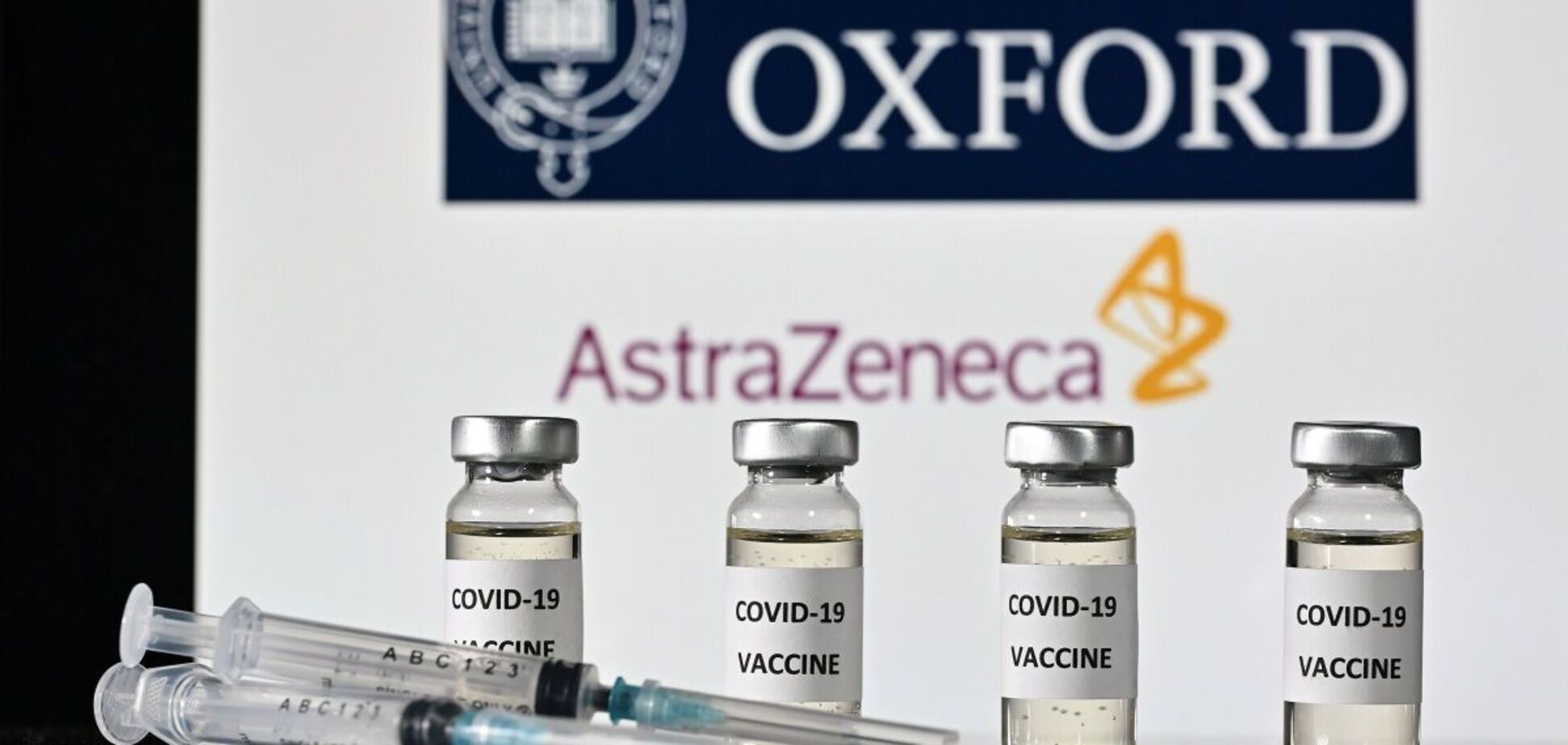 Оксфордська вакцина захищає від коронавірусу в 90% випадків