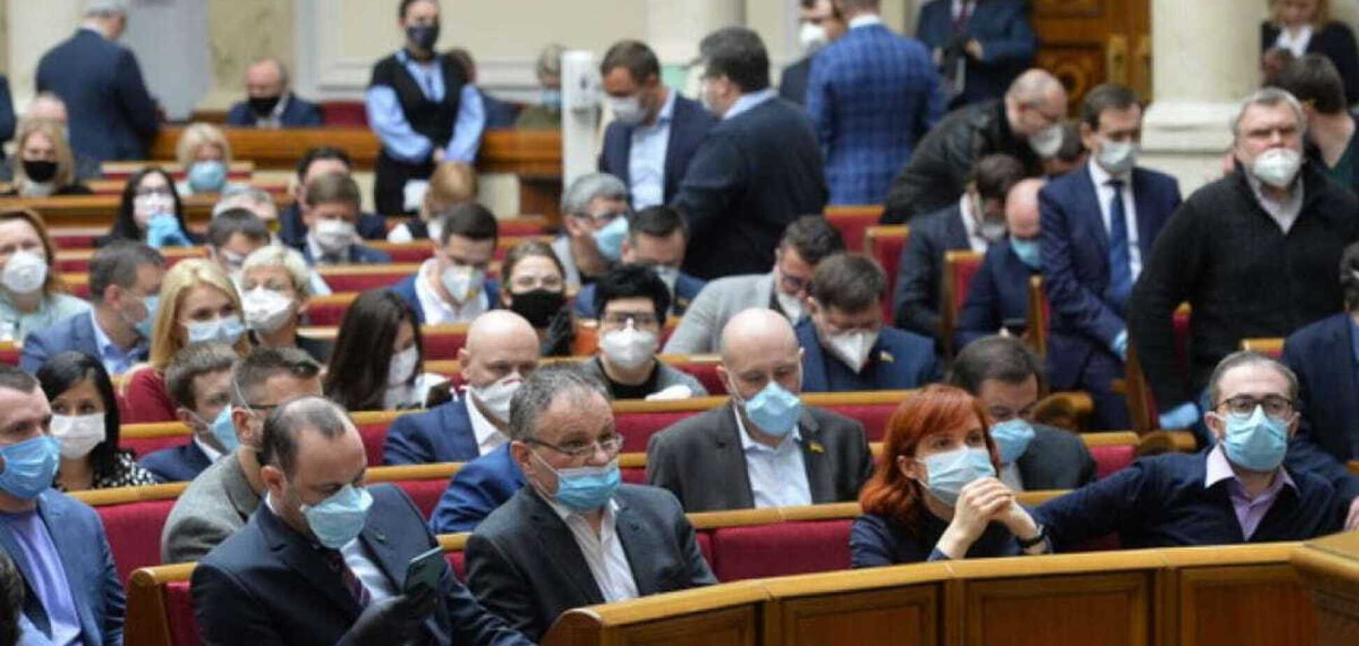 В Раде 27 депутатов болеют COVID-19