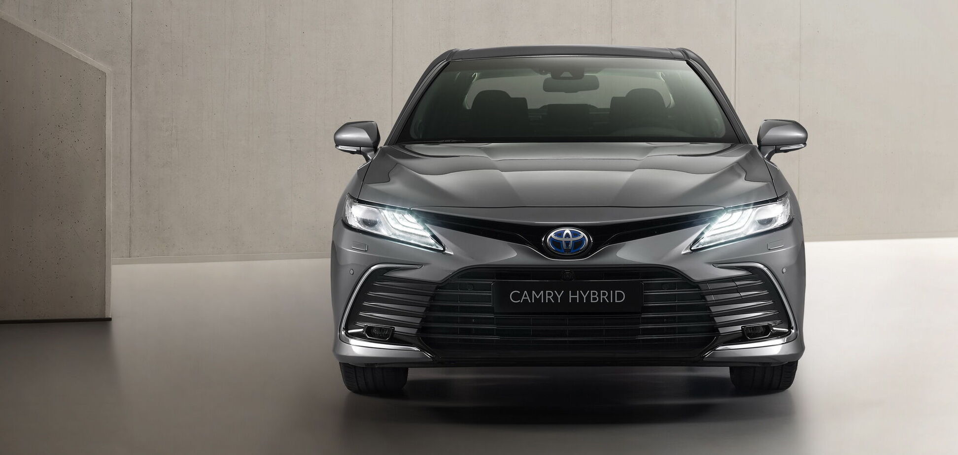 Toyota обновила свою флагманскую модель Camry