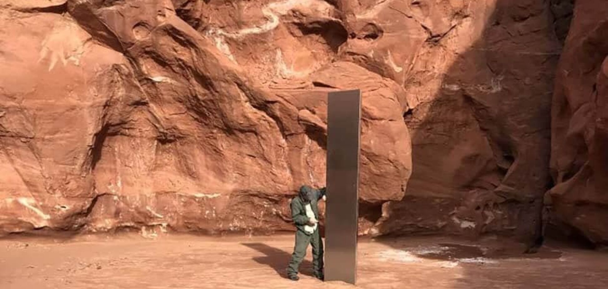 В пустыне Юты найден металлический монолит неизвестного происхождения