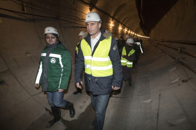 В Киеве показали, как строят метро на Виноградарь