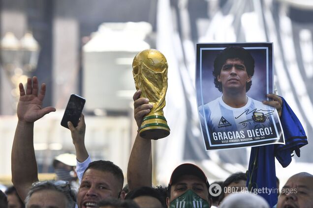 Марадона умер