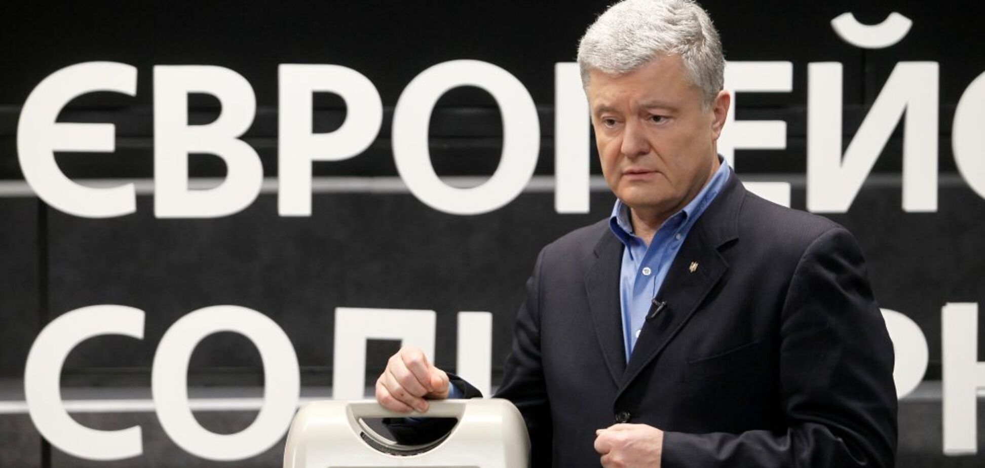 Порошенко передав перші кисневі концентратори лікарням України