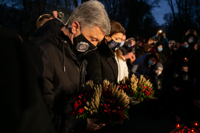 Петр и Марина Порошенко почтили память жертв Голодомора. Фото