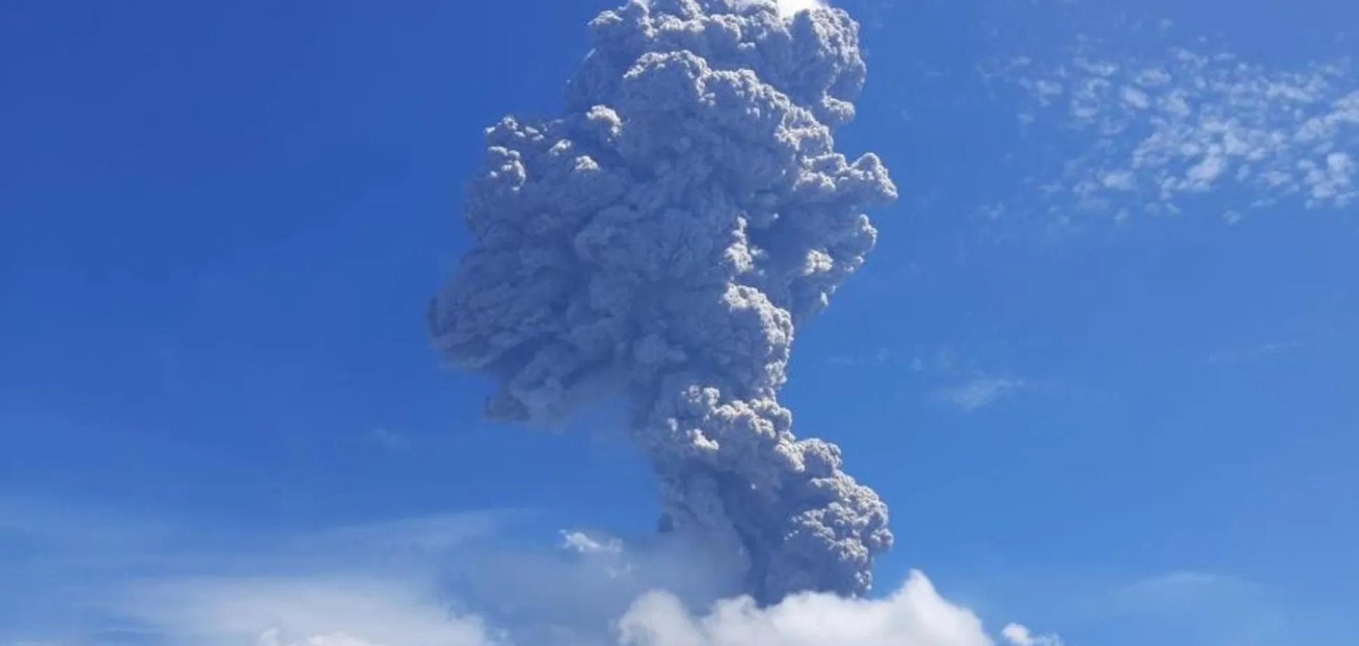 В Индонезии проснулся вулкан Левотоло