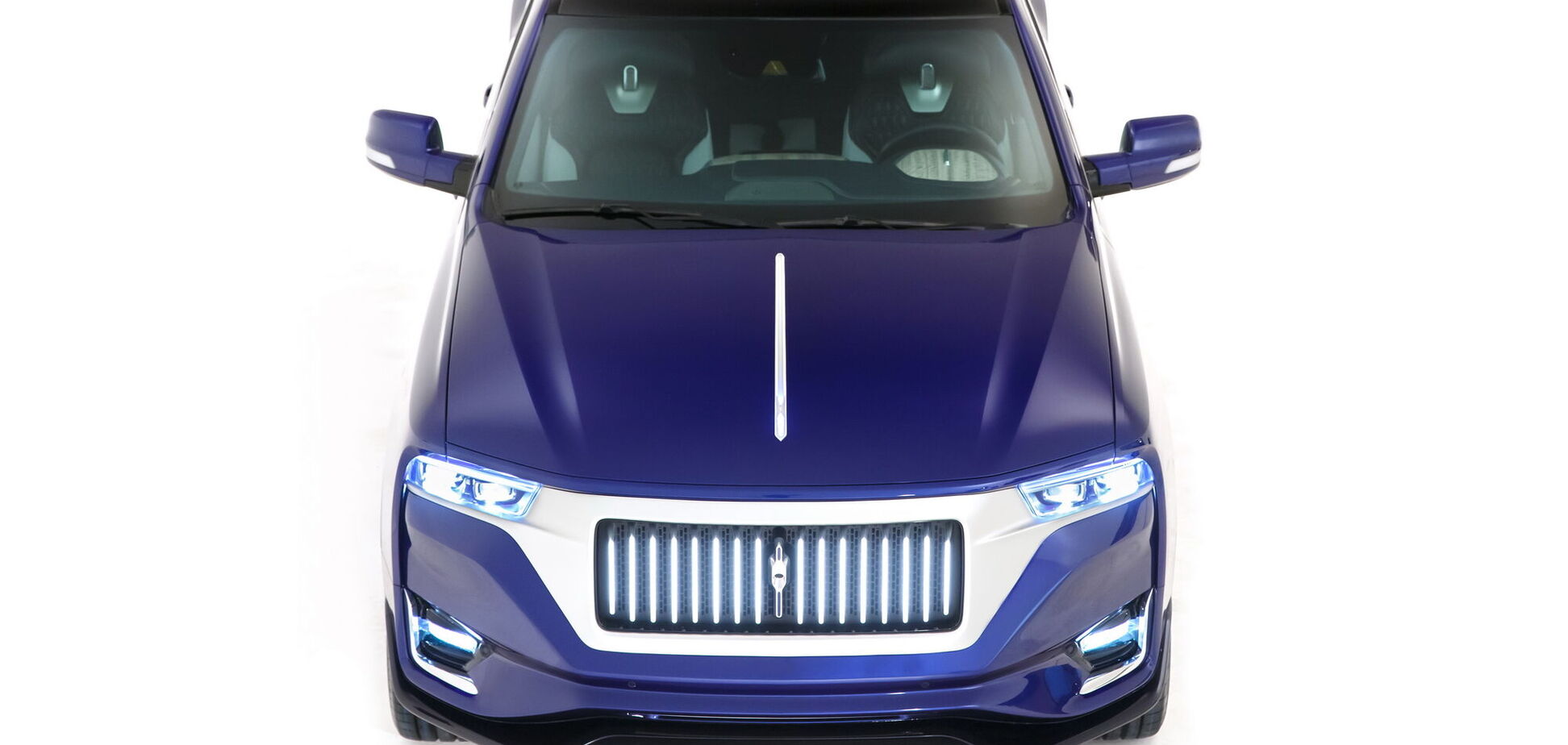 Компания Aznom презентовала роскошный седан Palladium