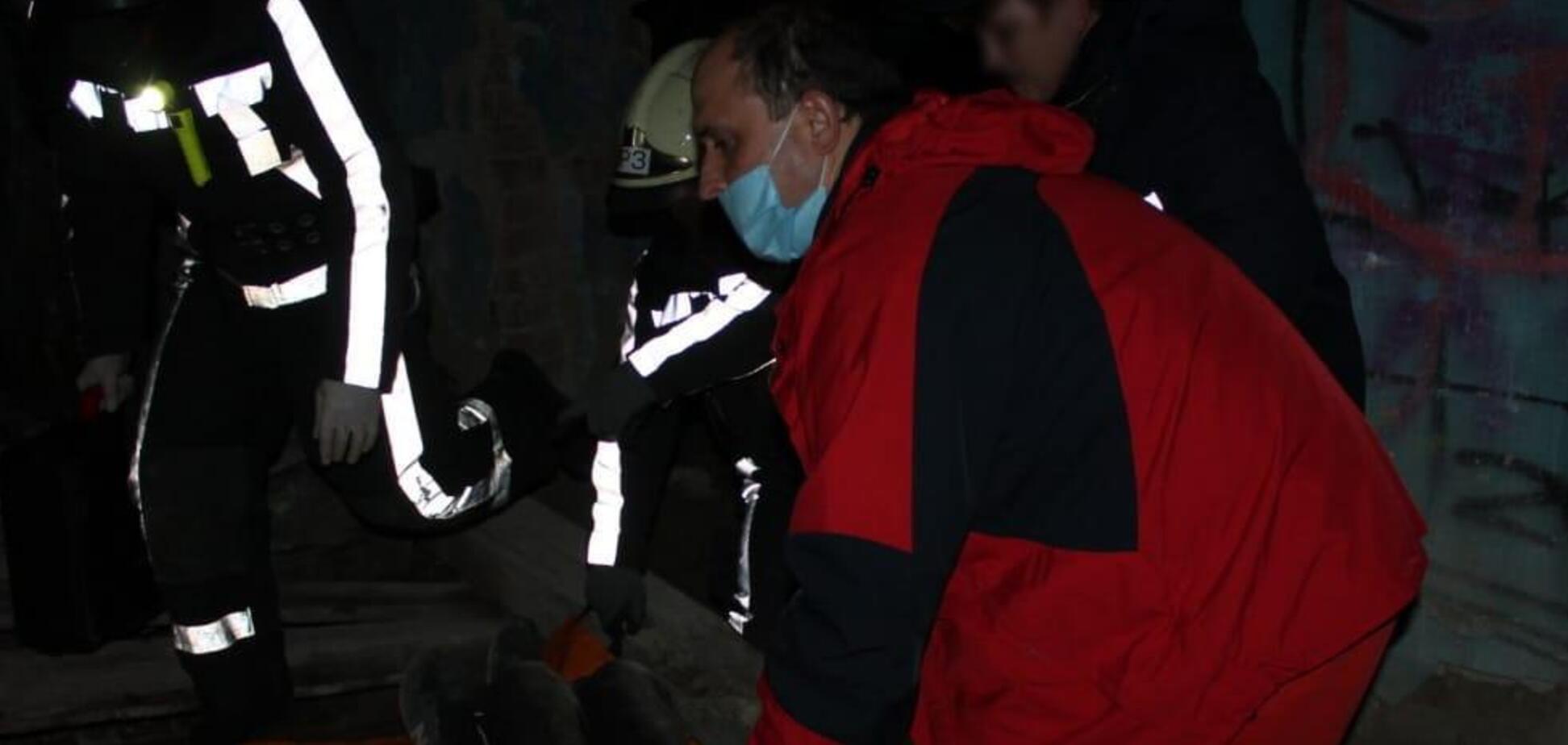 Для спасения подростка привлекли спасателей