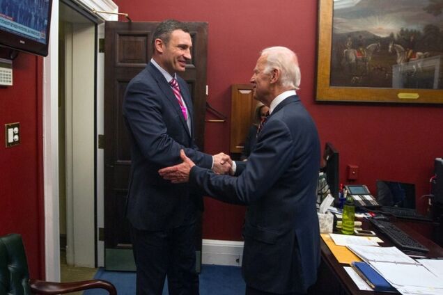 Кличко поздравил Байдена с победой на выборах президента США