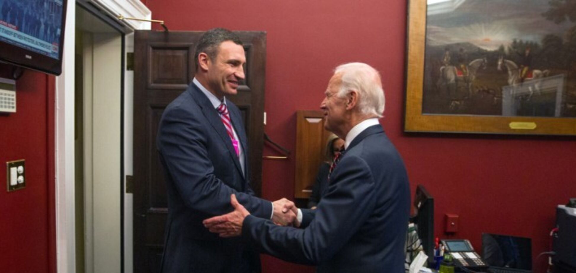 Кличко поздравил Байдена с победой на выборах президента США