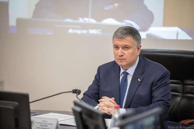 Аваков жестко ответил на угрозы украинским венграм