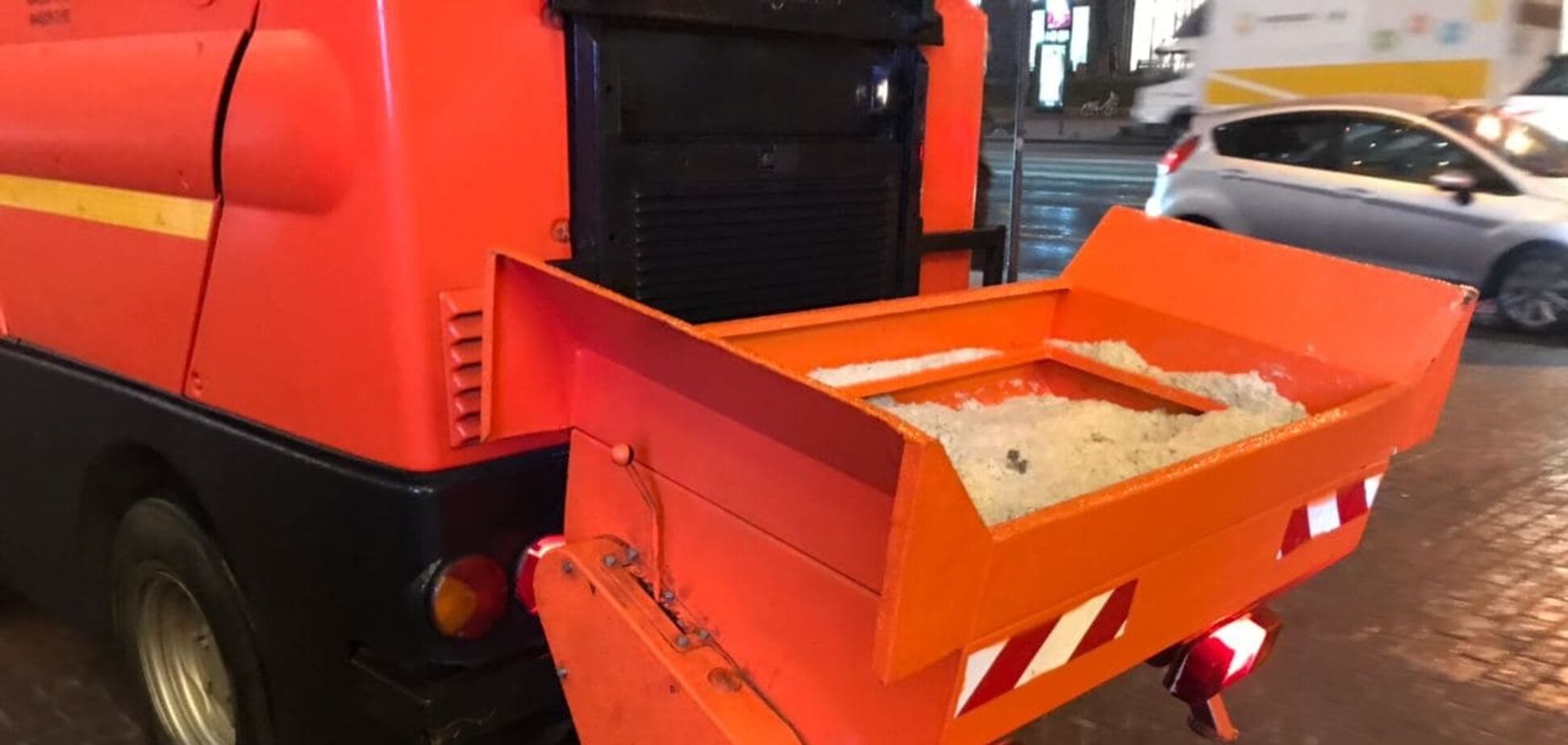 Київ скували масштабні затори через ожеледицю. Мапа