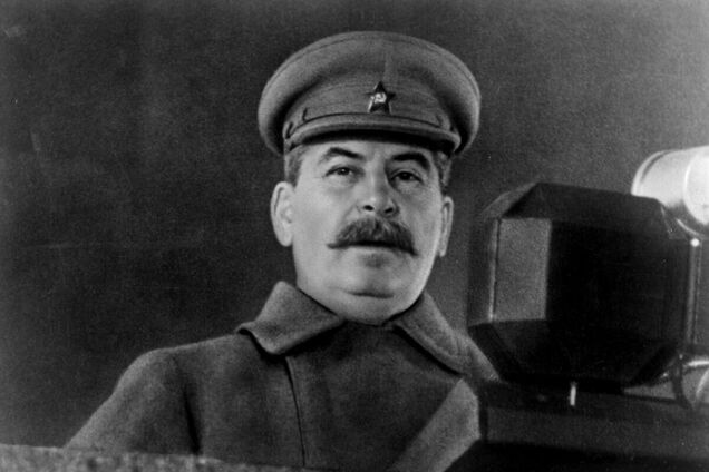 11 декабря 1937 года, генсекретарь СССР Иосиф Сталин произнес фразу 'Депутат – слуга народа'