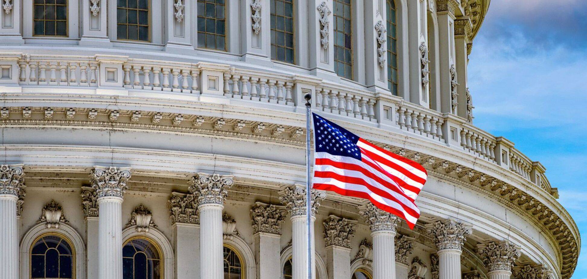 Порошенко: США заклали в бюджет продовження військової допомоги Україні