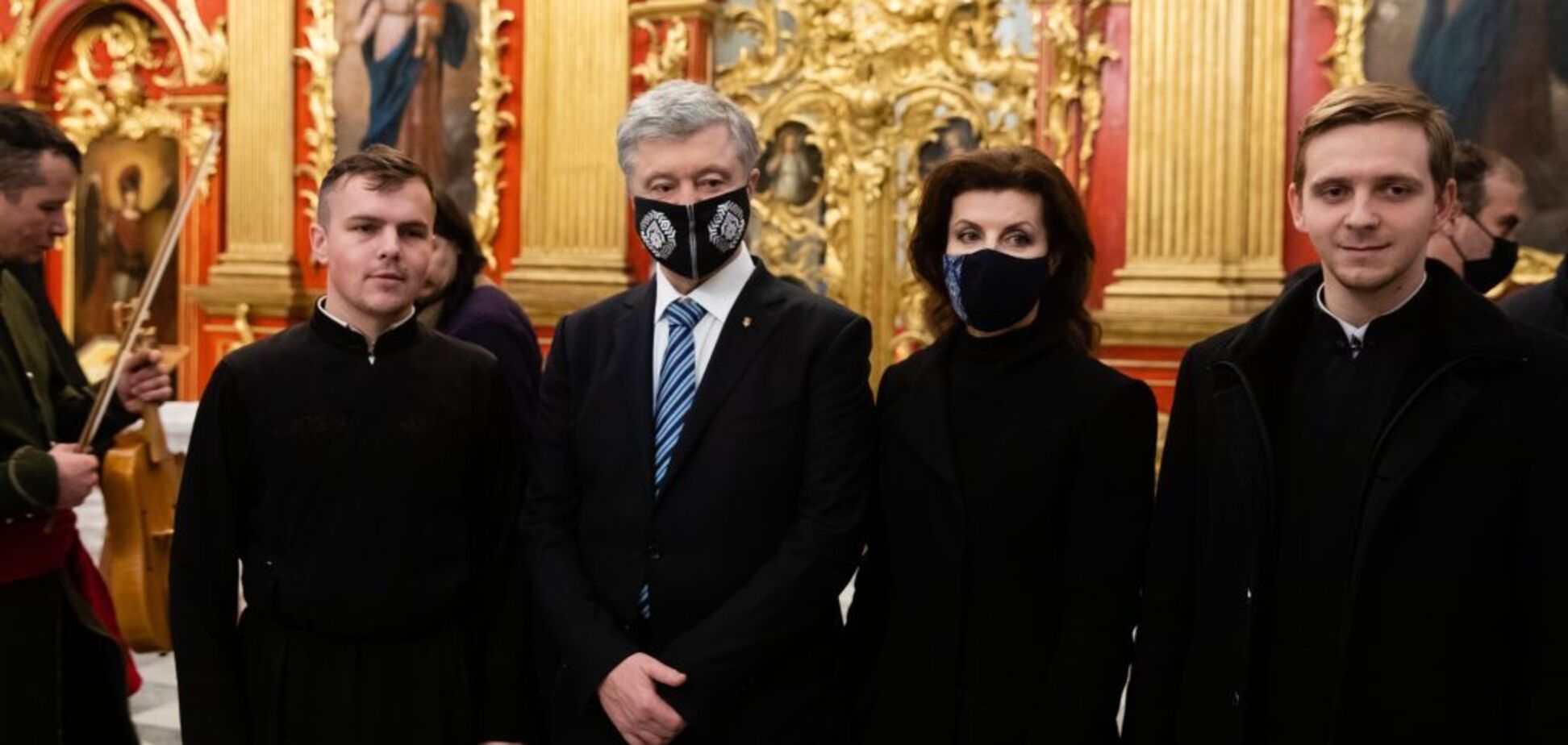 Петр и Марина Порошенко приняли участие в торжественной Литургии в Андреевской церкви