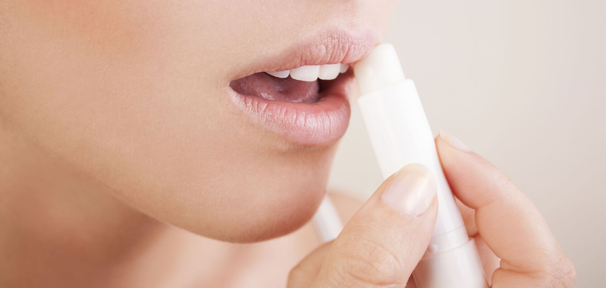 Найголовніші правила з догляду за шкірою губ у зимовий період: 5 корисних рекомендацій