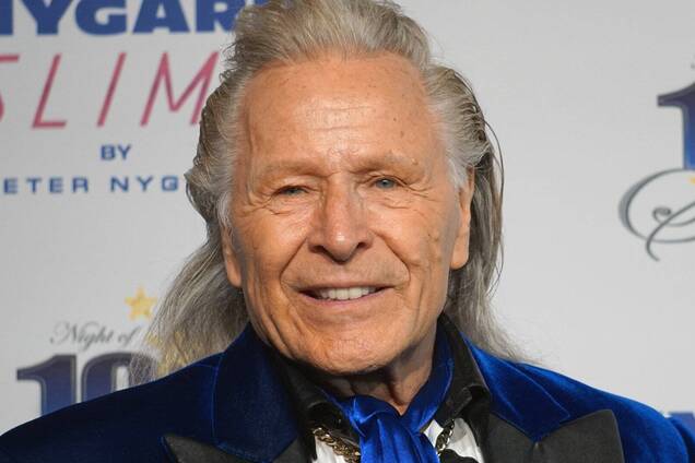 Канадского дизайнера-миллиардера обвинили в изнасиловании и торговле людьми: подробности скандала