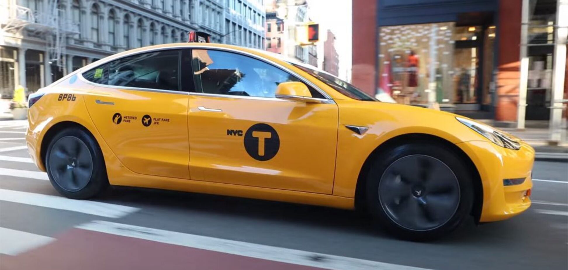 Таксист поделился опытом работы на электромобиле Tesla