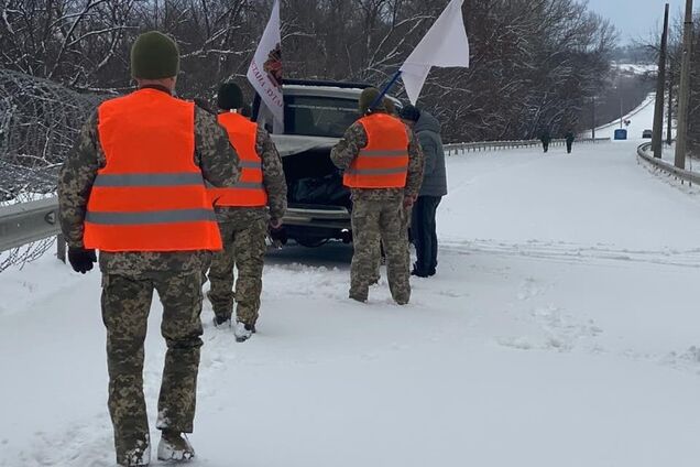 Боевики передали Украине тело умершего военного