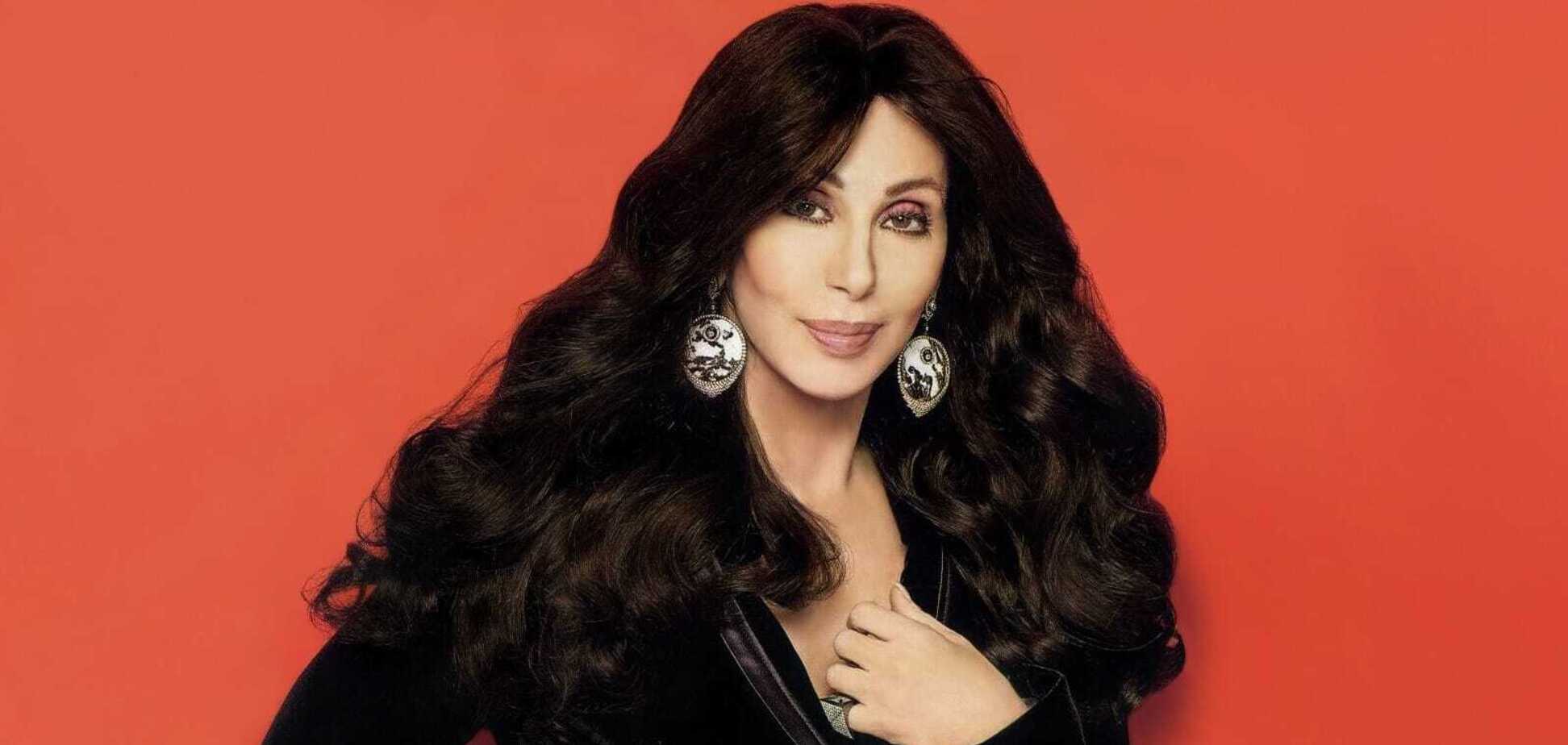 Співачка Шер