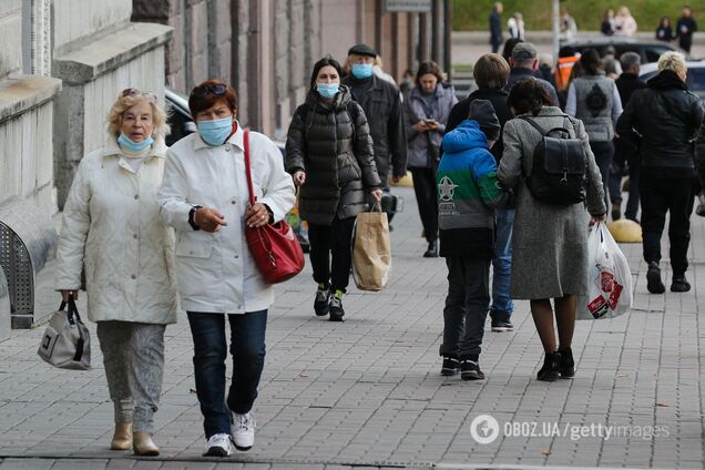 Украинцы оценили действия власти по борьбе с COVID-19