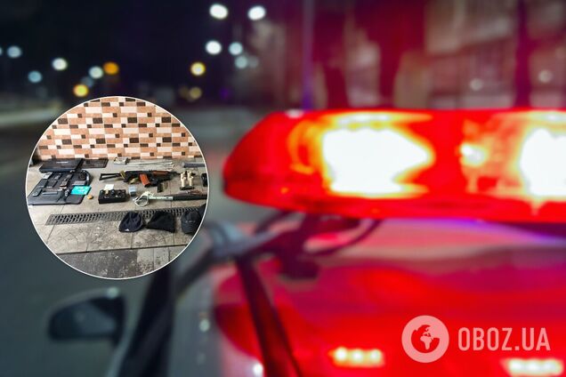 Во время обысков у подозреваемых изъяли оружие и драгоценности