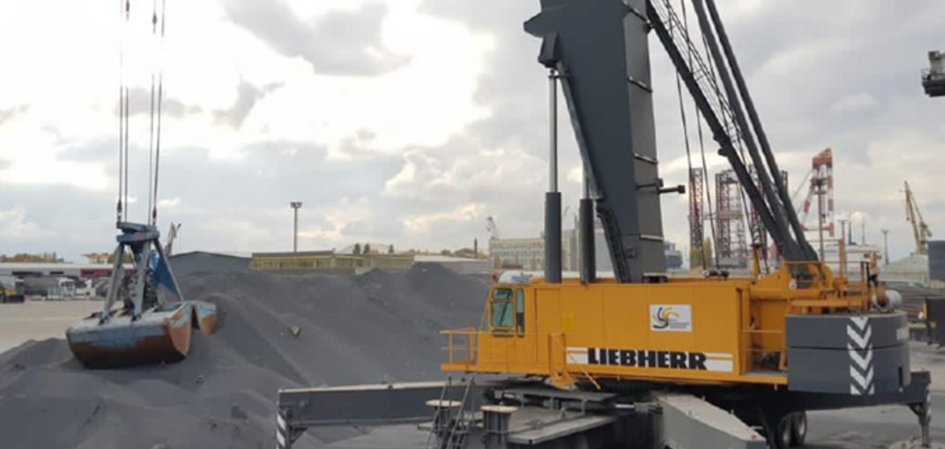 ОГХК снова погрузит ильменит в Крым по контракту с Belanto