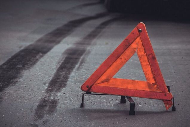 Велику ДТП на окружній Борисполя спричинила швидкість та слизька дорога