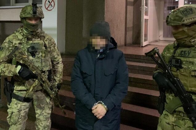 СБУ задержала инспектора таможни, который брал взятки каждую смену