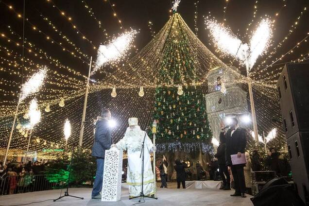Власть живёт по своим понятиям, а народу плевать на самих же себя