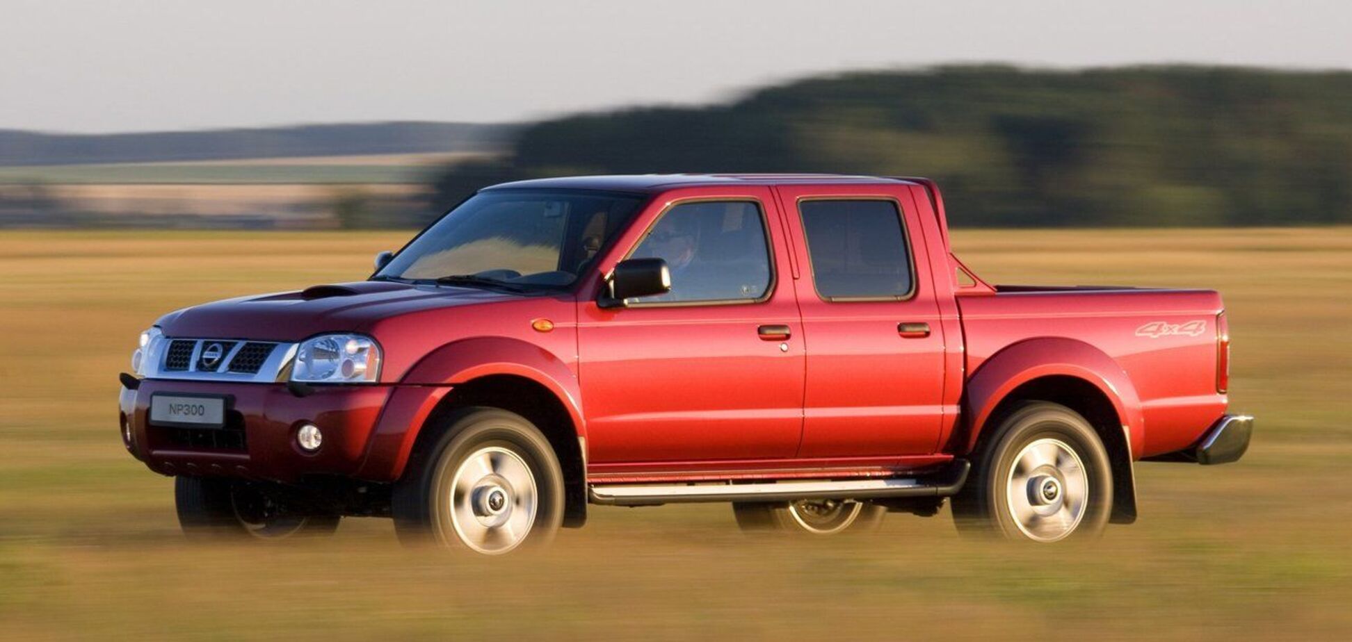 Разбитый в 'тотал' Nissan смог продолжить движение на трех колесах