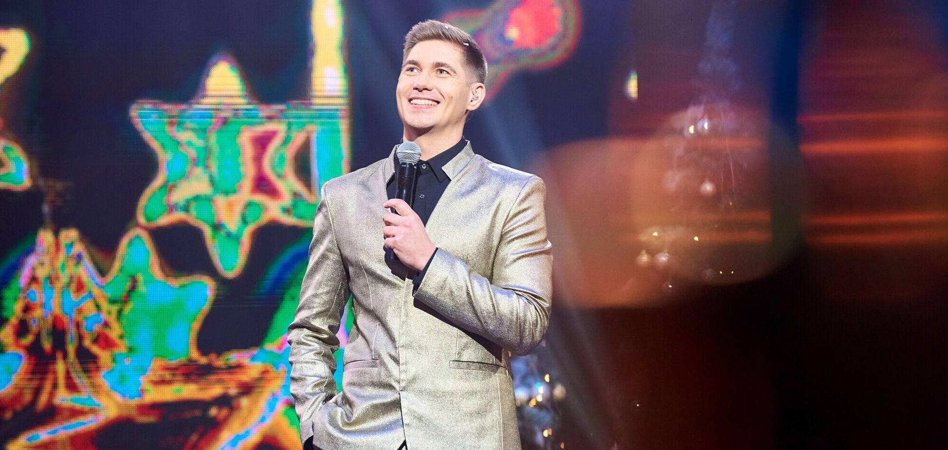 Об алкоголе в детстве, праздновании в Америке и семейных традициях на Рождество: новогодний блиц с Остапчуком