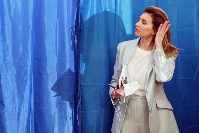 Зеленская появилась на публике в новом деловом образе: что выбрала первая леди. Фото