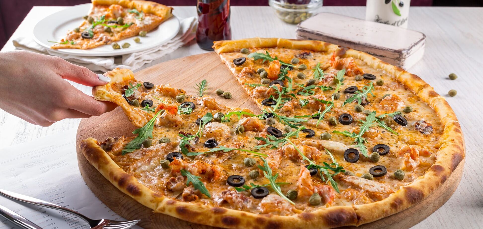 Стресс является причиной переедания